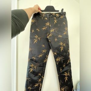 Black Vivienne Tam Capris
